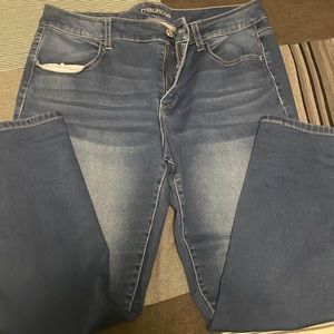 Maurice’s 18w skinny jeans with stretch medium wash